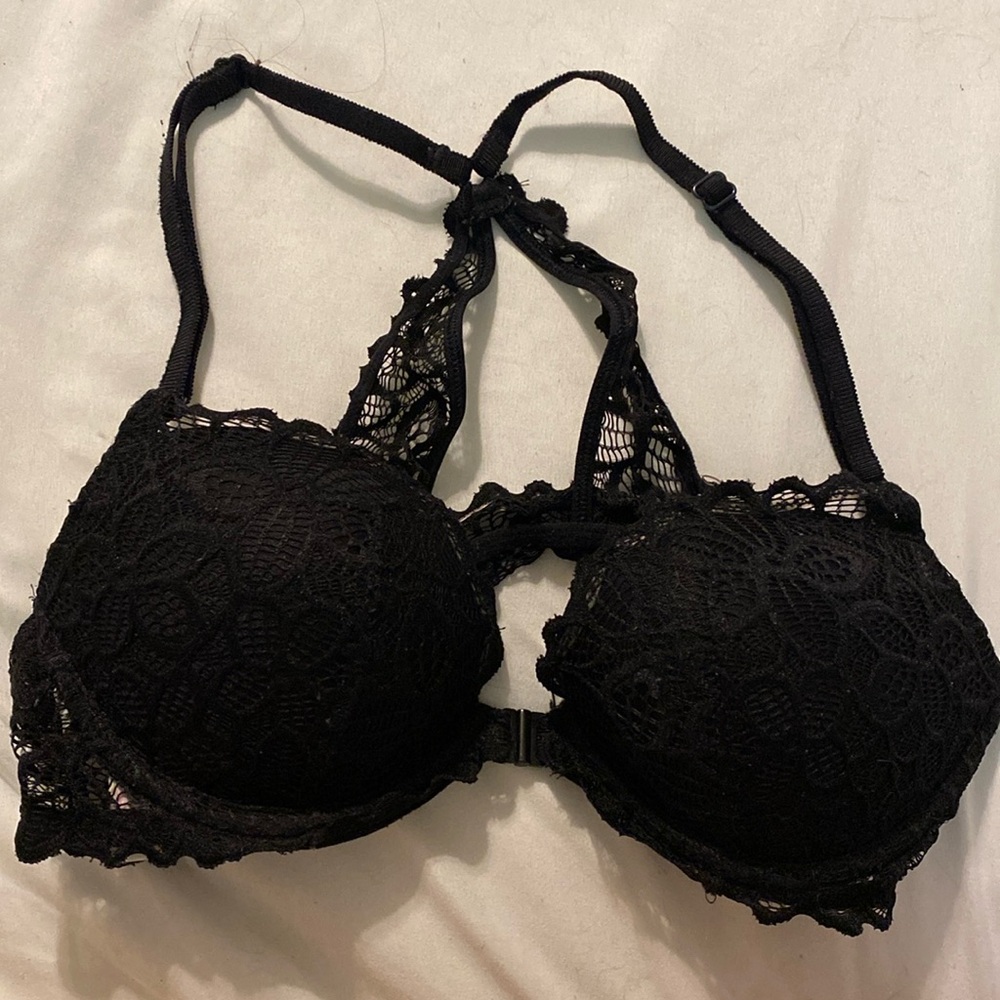 Victoria’s Secret bombshell push-up bra